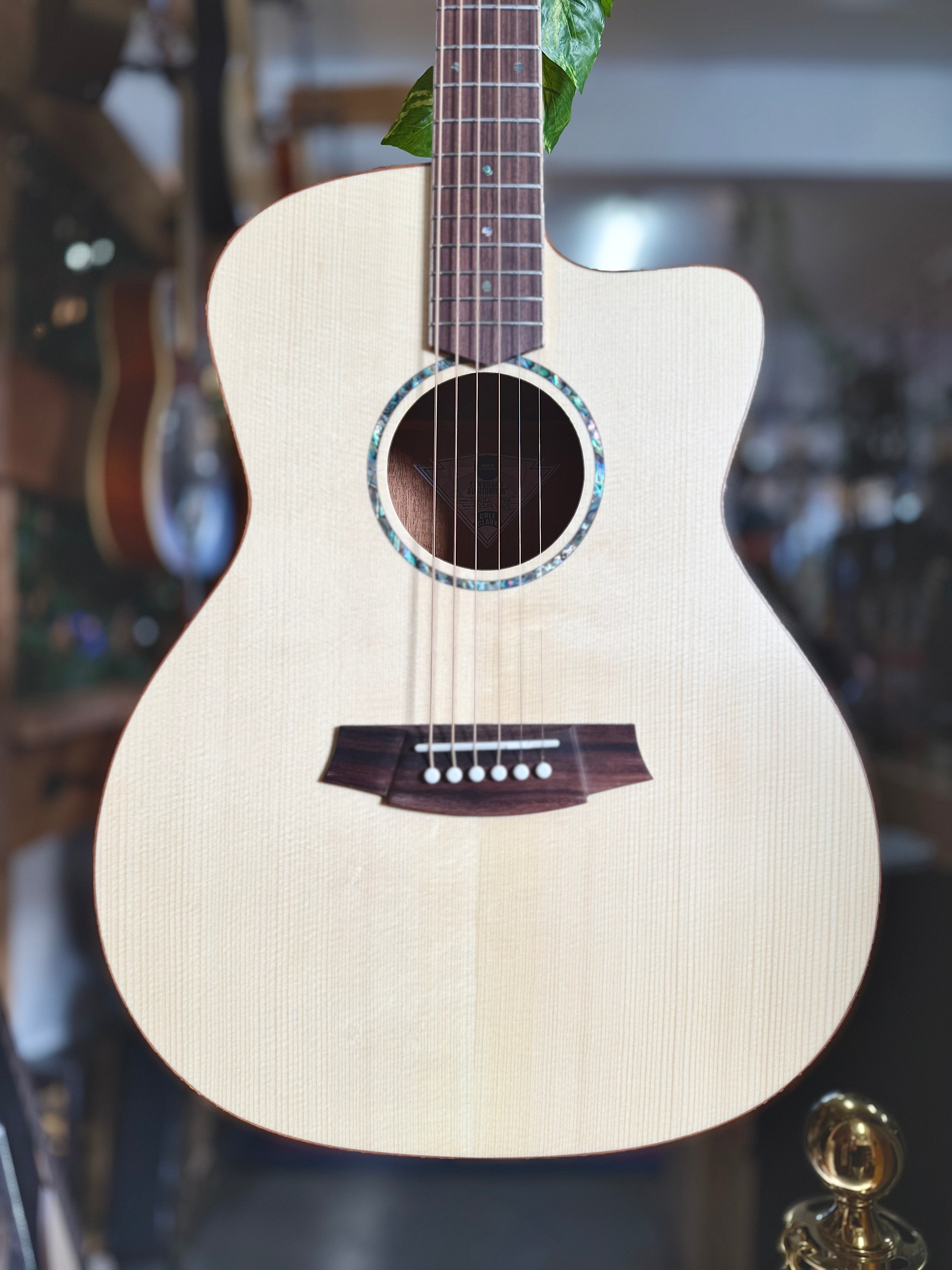 Cole Clark | STUDIO | SAN1EC-SMAH | Spruce/African Mahogany | Acoustic/Electric Cole Clark | STUDIO | SAN1EC-SMAH | Spruce/African Mahogany | Acoustic/Electric